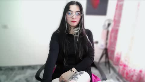 Snapshot of mocca_117 chatting on April 8, 3:01 pm Sam online show from April 8, 3:01 pm