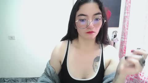 Snapshot of mocca_117 chatting on April 15, 1:51 pm Sam online show from April 15, 1:51 pm