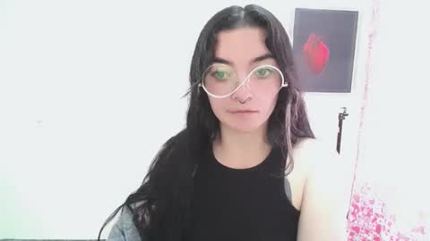 Snapshot of mocca_117 chatting on May 27, 4:37 pm Sam online show from May 27, 4:37 pm