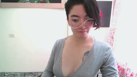 Snapshot of mocca_117 chatting on June 20, 6:11 pm Sam online show from June 20, 6:11 pm