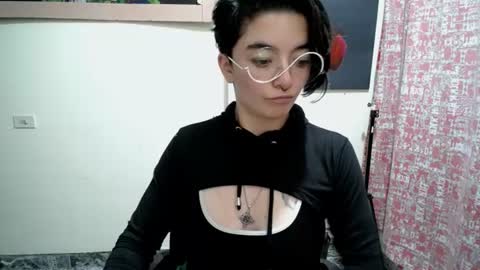 Snapshot of mocca_117 chatting on June 24, 4:55 am Sam online show from June 24, 4:55 am