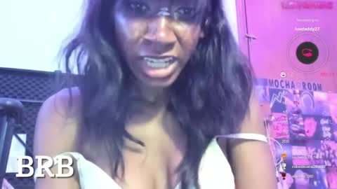 Snapshot of mocha_ chatting on April 28, 2:27 am MOCHA JAMES THE NPC online show from April 28, 2:27 am