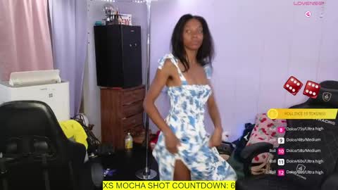Snapshot of mocha_ chatting on June 5, 6:52 am MOCHA JAMES THE NPC online show from June 5, 6:52 am