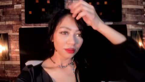 mochasins_ online show from September 18, 11:34 am