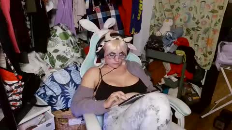 Snapshot of mochi_rainbow chatting on January 14, 4:57 am The Mochi Rainbow Variety Show online show from January 14, 4:57 am