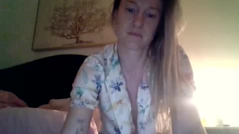 mockingbirds91 online show from March 31, 4:13 am