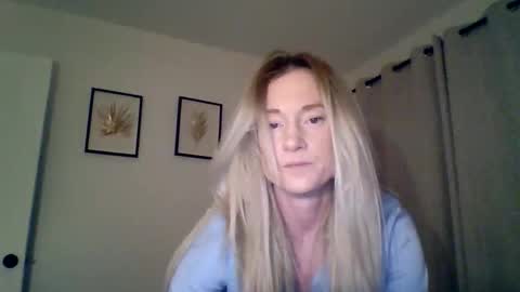 Snapshot of mockingbirds91 chatting on April 14, 1:55 am mockingbirds91 online show from April 14, 1:55 am