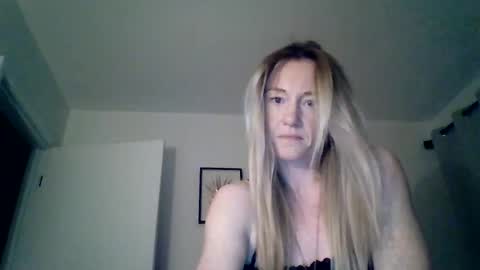 Snapshot of mockingbirds91 chatting on April 20, 2:14 am mockingbirds91 online show from April 20, 2:14 am