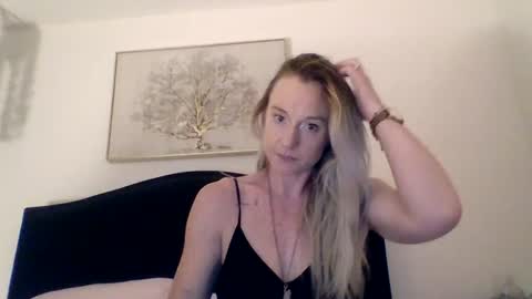 Snapshot of mockingbirds91 chatting on July 5, 2:40 am mockingbirds91 online show from July 5, 2:40 am