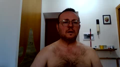 Snapshot of modesto1969 chatting on June 1, 9:11 am modesto1969 online show from June 1, 9:11 am