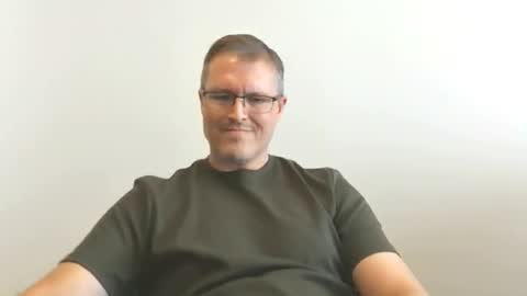 Moe online show from December 19, 5:09 pm