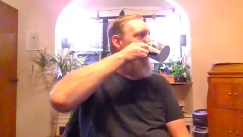 moeblick online show from December 6, 12:49 pm
