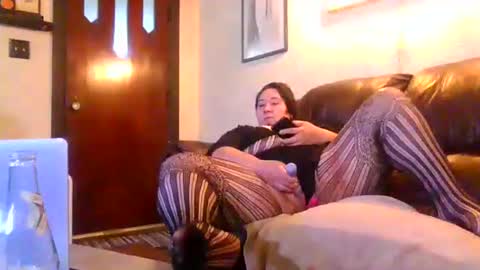 Snapshot of moeblick chatting on October 24, 7:43 pm moeblick online show from October 24, 7:43 pm