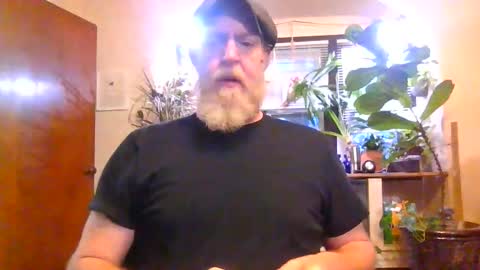 Snapshot of moeblick chatting on December 4, 12:58 pm moeblick online show from December 4, 12:58 pm