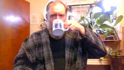 Snapshot of moeblick chatting on December 5, 12:25 pm moeblick online show from December 5, 12:25 pm