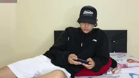 Snapshot of mohamed_malik chatting on November 27, 2:13 am mohamed_malik online show from November 27, 2:13 am