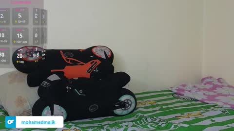 Snapshot of mohamed_malik chatting on November 29, 9:29 pm mohamed_malik online show from November 29, 9:29 pm