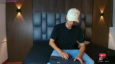 mohamed_malik online show from May 9, 9:36 am