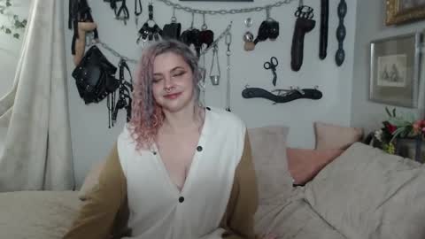 MohawkMischief online show from January 28, 1:08 am