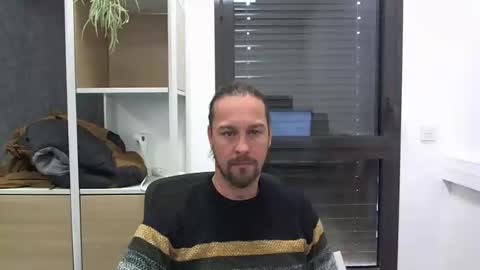 Julien online show from December 17, 11:28 am