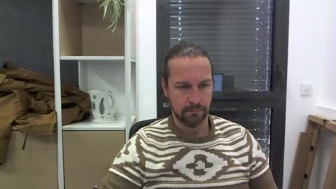 Julien online show from February 3, 11:31 am