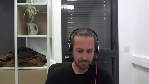 Julien online show from March 10, 3:41 pm