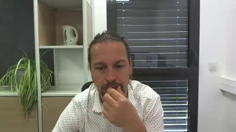 Julien online show from June 5, 9:59 am