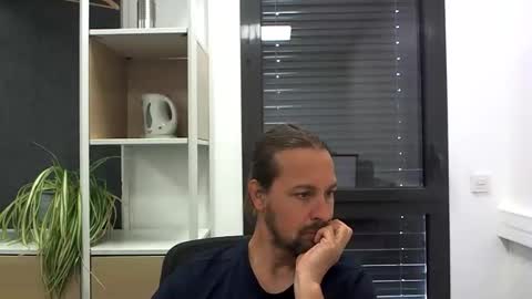 Julien online show from June 8, 10:04 am