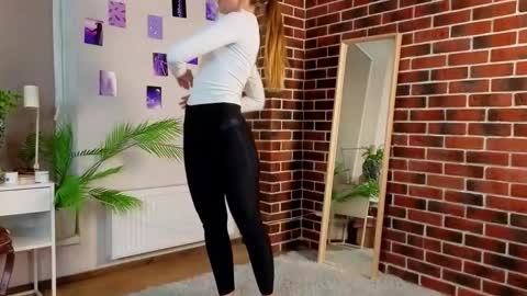 Kylie online show from September 22, 7:27 pm