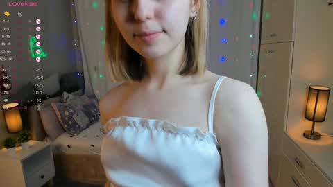Laura online show from February 5, 1:04 am