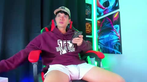 moises_23cm online show from February 20, 8:36 pm