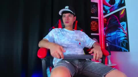 moises_23cm online show from February 23, 3:56 am