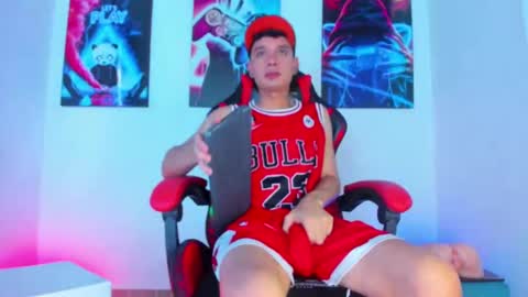 moises_23cm online show from September 9, 8:41 pm