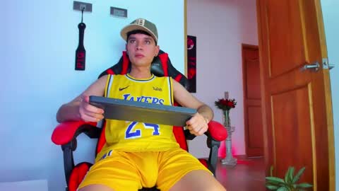 moises_23cm online show from September 11, 7:58 pm