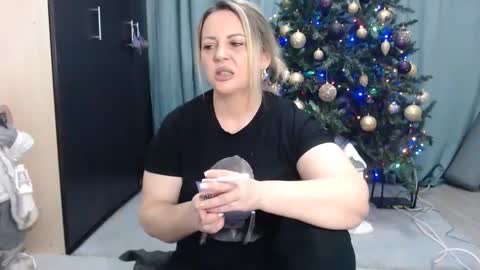 erika online show from December 28, 9:31 am