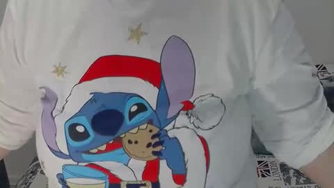 Snapshot of mojjo_erika chatting on November 11, 6:35 am erika online show from November 11, 6:35 am