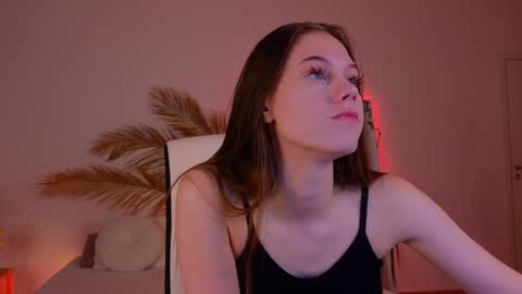 Molly online show from December 15, 9:31 pm