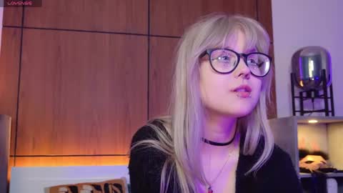 Snapshot of moliqin chatting on April 12, 7:35 am moliqin online show from April 12, 7:35 am