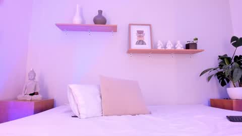 Snapshot of moll1e_ chatting on February 2, 3:07 pm M o L l i E  online show from February 2, 3:07 pm