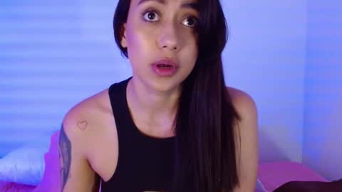 Snapshot of moll1e_ chatting on March 2, 1:15 am M o L l i E  online show from March 2, 1:15 am