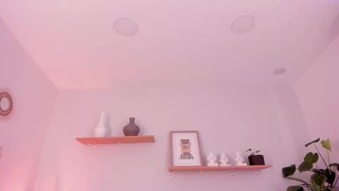 Snapshot of moll1e_ chatting on March 4, 3:15 pm M o L l i E  online show from March 4, 3:15 pm