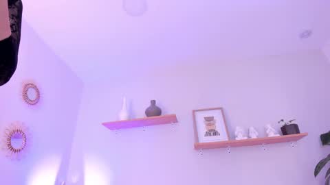 Snapshot of moll1e_ chatting on March 6, 6:26 pm M o L l i E  online show from March 6, 6:26 pm