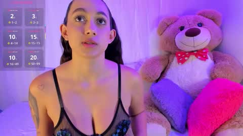 M o L l i E  online show from November 7, 10:32 pm