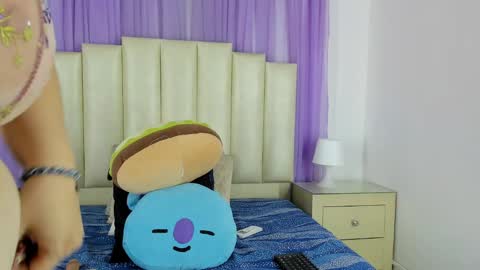 Hey Guys  Im Mollie online show from December 12, 12:12 pm