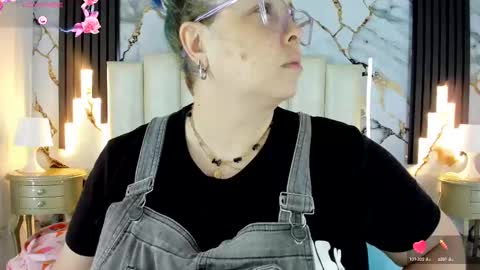 Hey Guys  Im Mollie online show from October 8, 12:36 pm