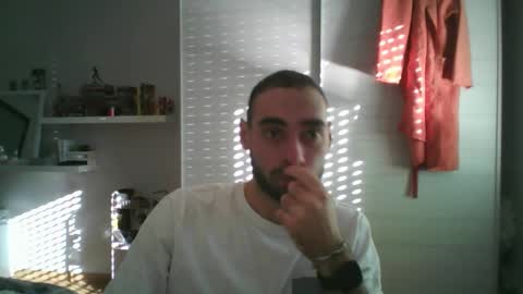 mollo20 online show from October 27, 1:59 pm