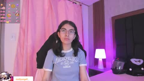 Snapshot of molly__a chatting on March 29, 2:39 pm Molly online show from March 29, 2:39 pm