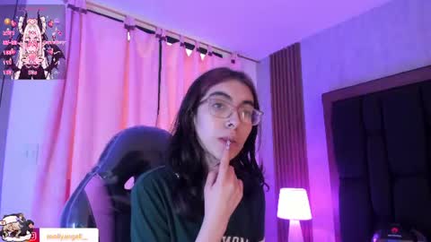 Snapshot of molly__a chatting on July 29, 4:38 pm Molly online show from July 29, 4:38 pm