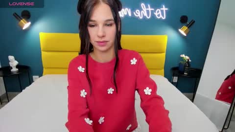 Molly  online show from December 5, 1:36 am