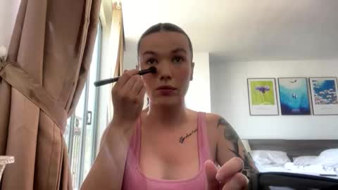Snapshot of molly__vibes chatting on April 9, 4:56 am Molly online show from April 9, 4:56 am